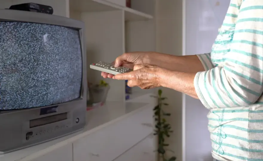 Jak ustawić kanały w TV Samsung? Pełny poradnik DVB-T2/HEVC