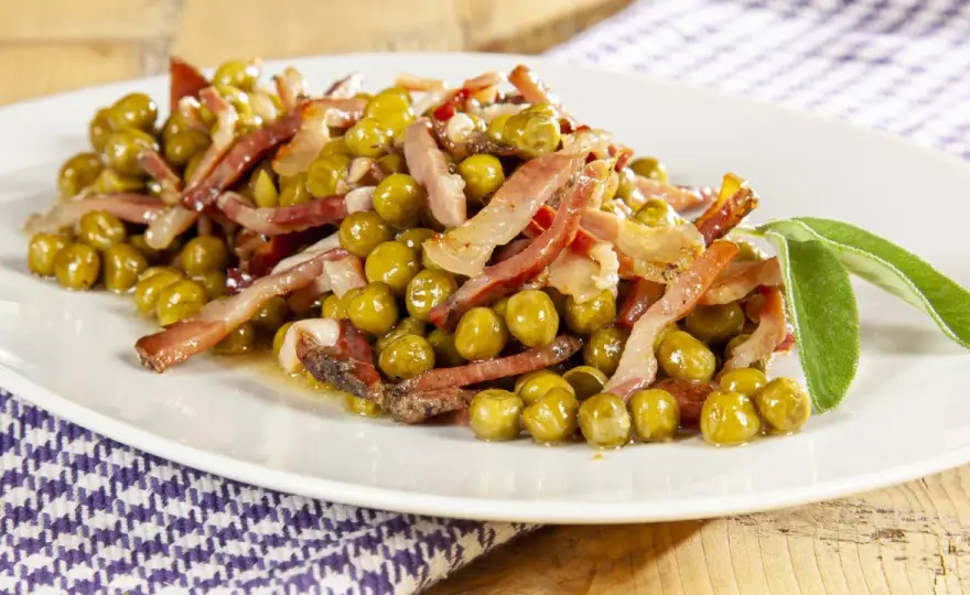 Piselli con pancetta - La ricetta perfetta per un contorno gustoso