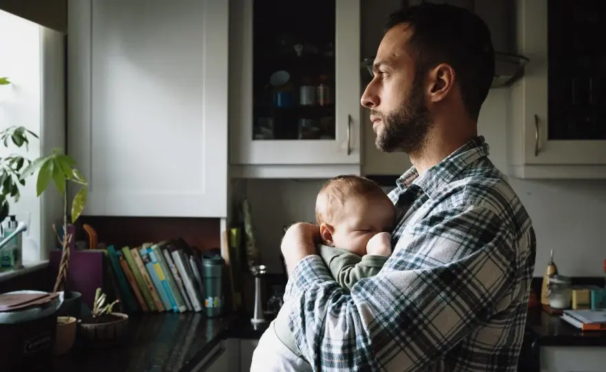 Jak powiedzieć "tata" po francusku? Papa vs Père - wyjaśniamy