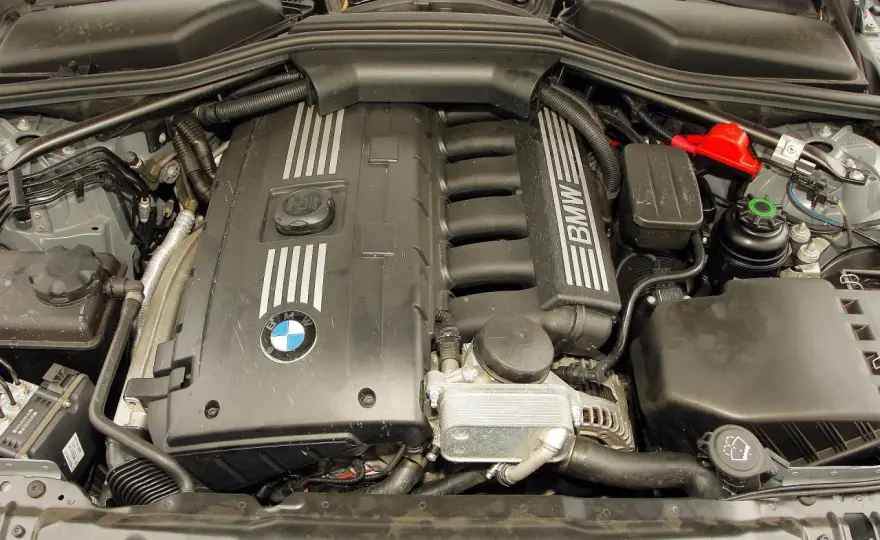 BMW E60 jaki silnik najmniej awaryjny? Oto najlepsze opcje dla Ciebie