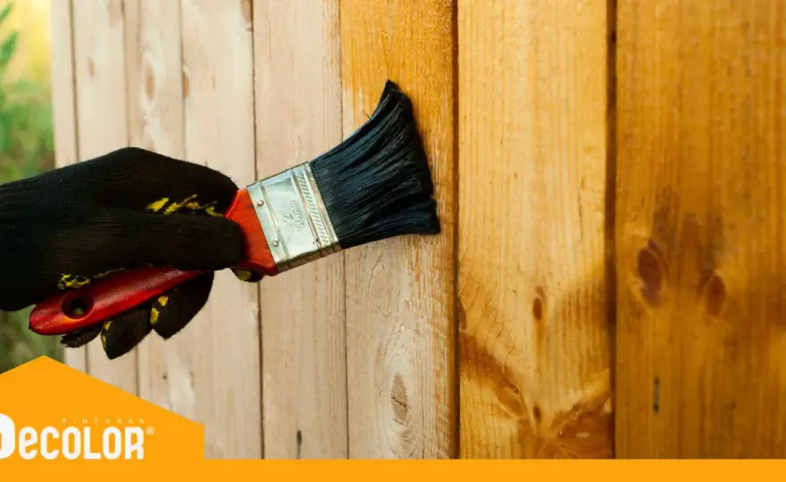 ¿Con qué pintura se pinta la madera? Guía para elegir bien
