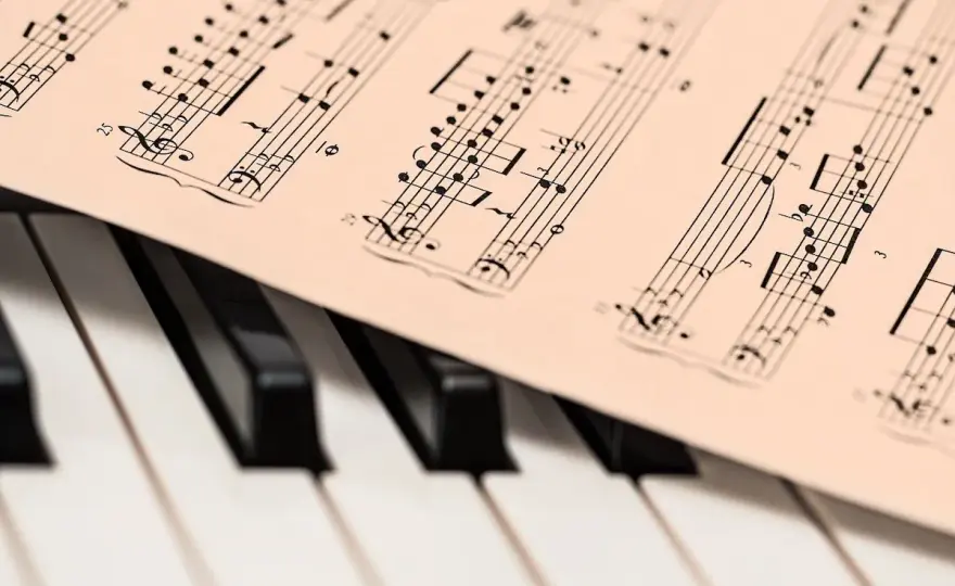 Największe utwory muzyki klasycznej: Co musisz znać?