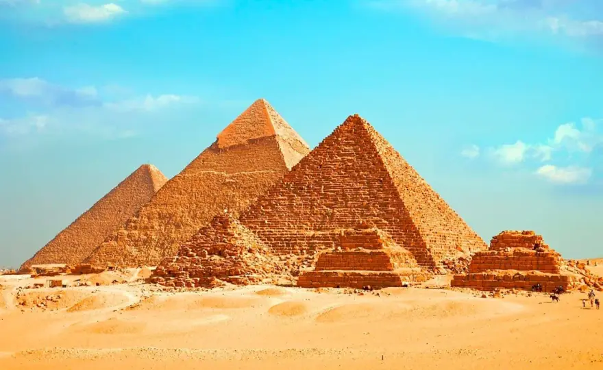 Cairo in due giorni - Itinerario tra Piramidi, GEM e storia