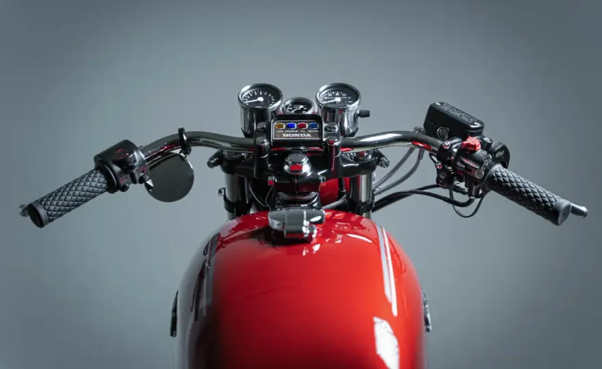 Retrovisori moto custom - Guida definitiva a stile e sicurezza