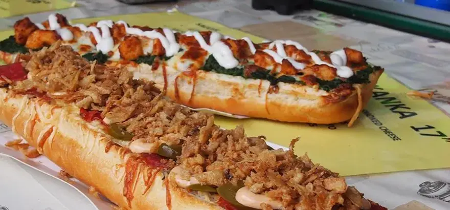 Ile kcal ma zapiekanka z biedronki? Sprawdź kalorie i skład