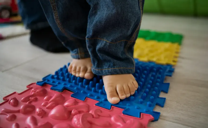 Zaburzenia sensoryczne u dzieci: objawy, diagnoza, terapia SI