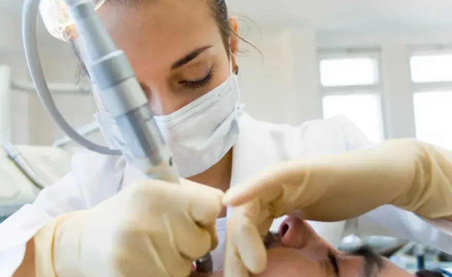 Gdzie z bólem zęba? Znajdź szybką pomoc dentystyczną teraz