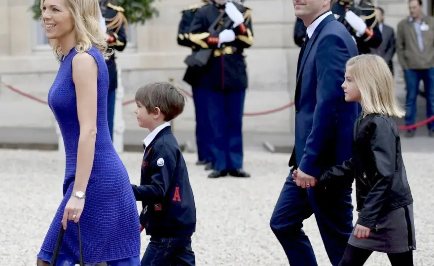 Emmanuel Macron czy ma dzieci? Prawda o jego rodzinie i relacjach