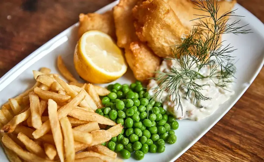 Fish and chips hemma - krispigt recept med rätt teknik