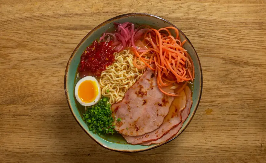 Jak zrobić ramen z zupki chińskiej w 10 minut - proste i pyszne przepisy