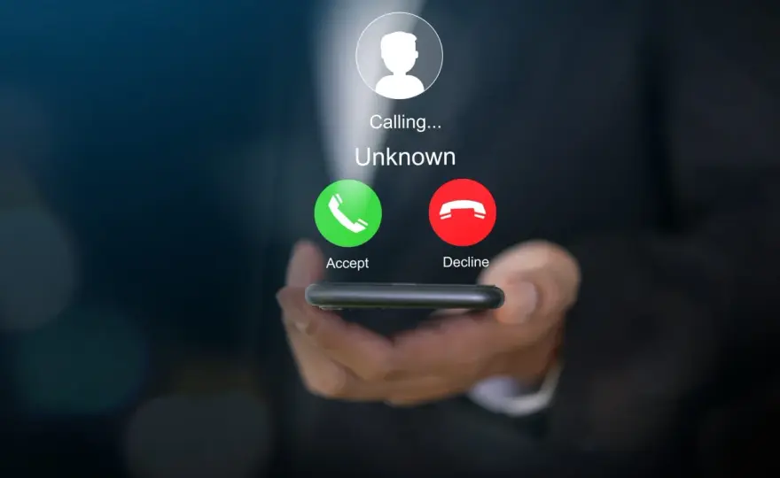 Rozpoznasz z jakiego numeru dzwoni policja - uniknij oszustwa telefonicznego