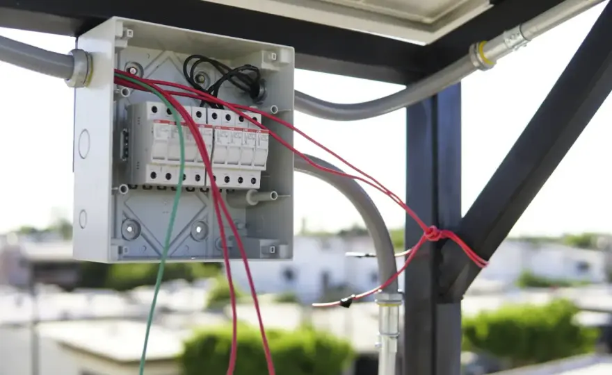 Przepięcia w domu i PV - Jak chronić instalację?