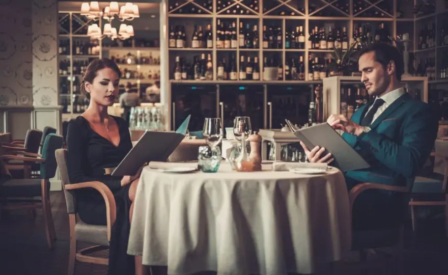 Rozmowa w restauracji po angielsku - Jak zamawiać bez stresu?