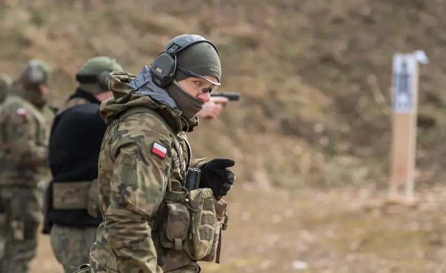 Co zabrać na dobrowolną zasadniczą służbę wojskową – niezbędne rzeczy