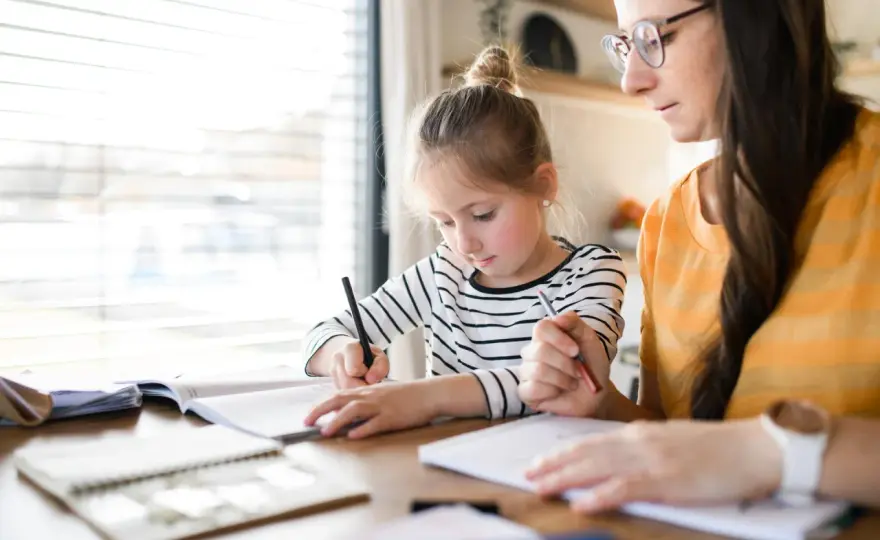 Jak zacząć edukację domową? Krok po kroku, legalnie i bez obaw