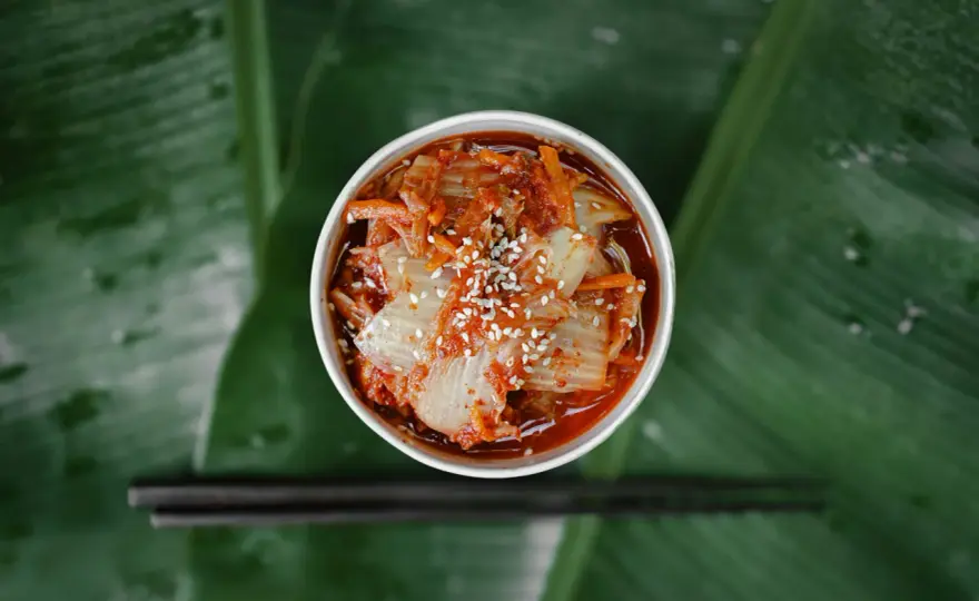 Kimchi: Jaki ma smak? Przewodnik dla początkujących!