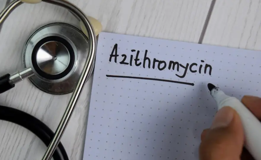 Azycyna - jak dawkować ten antybiotyk i jak uniknąć błędów?