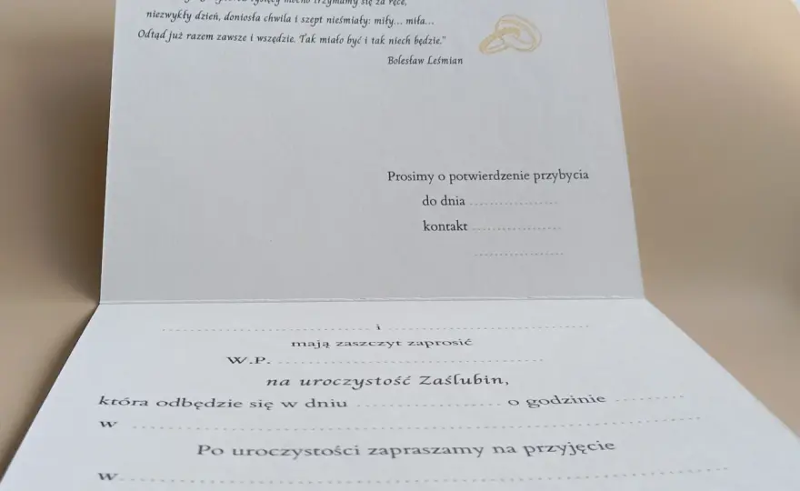 Zaproszenie na stypę: Gotowe wzory i etykieta pomoc w żałobie