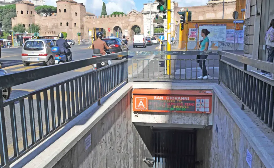 San Giovanni metro C e metro A - il cambio giusto per Roma