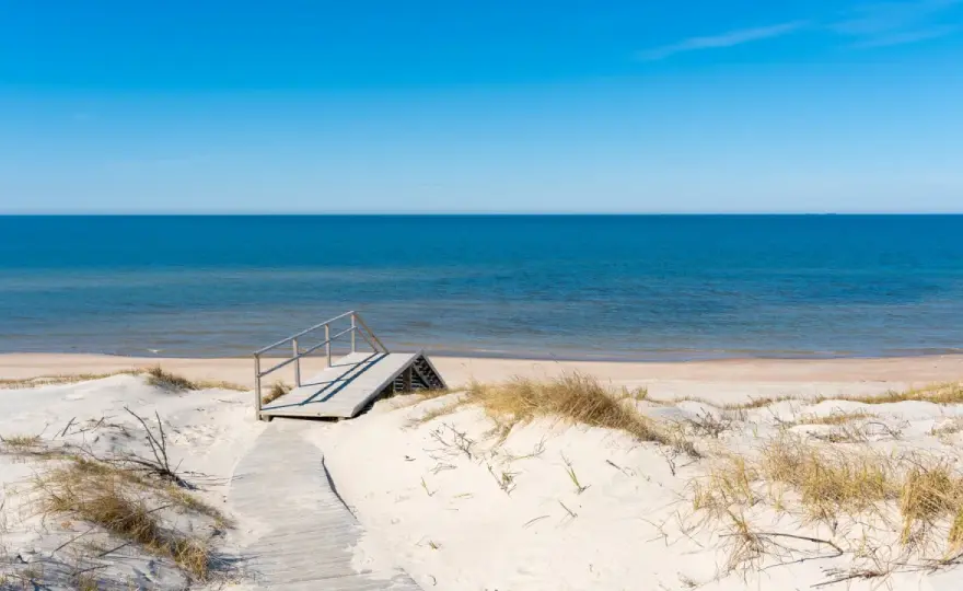 Plaża w Stegnie - jak zaplanować idealny dzień nad morzem?