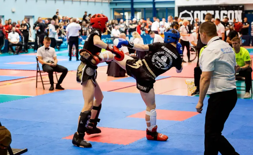 Czym się różni K1 od kickboxingu? Kluczowe różnice i zasady