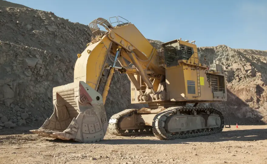 Największa koparka Komatsu PC8000-11: Gigant górnictwa odkrywkowego