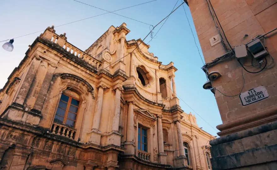 Czy w Palermo jest bezpiecznie? Poznaj prawdę o stolicy Sycylii