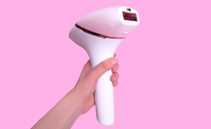 Depilator laserowy (IPL) w domu: Jak działa i czy jest dla Ciebie?