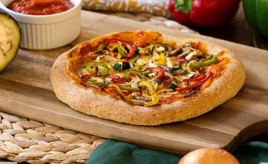 Pizza vegana perfecta - Masa, salsa y horneado ideal en casa