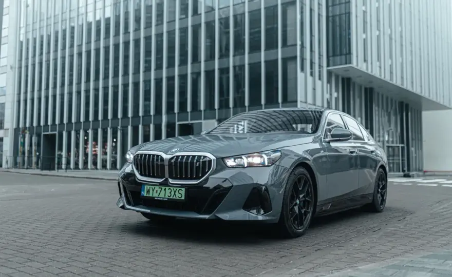 BMW i5 - którą wersję wybrać w praktyce?