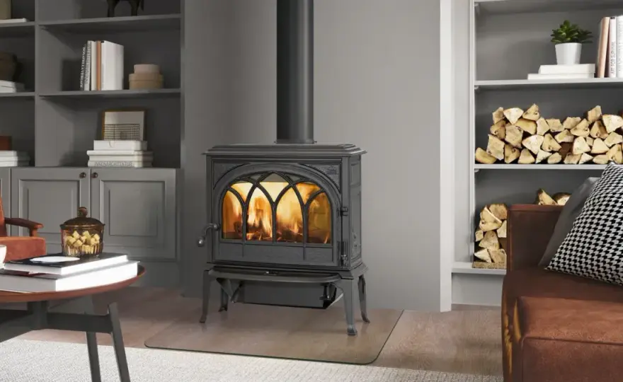Braskamin i renovering - så får du regler, färg och placering rätt