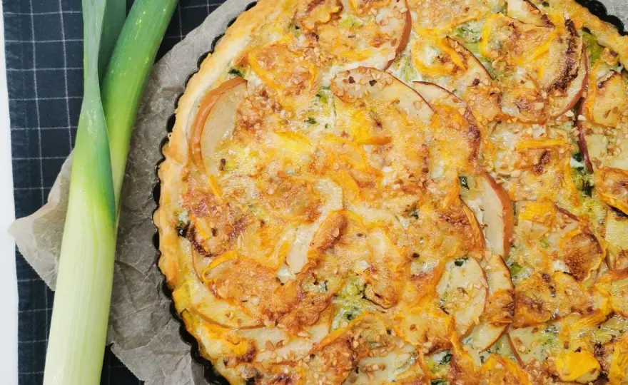 Tarta z porem - przepis na idealny spód i kremowy farsz