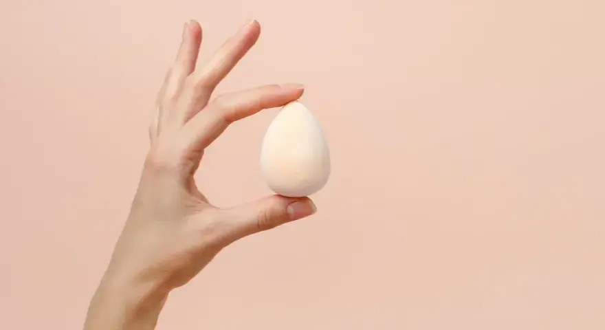 Make-up-Schwamm reinigen: So bleibt er hygienisch & Hautprobleme aus