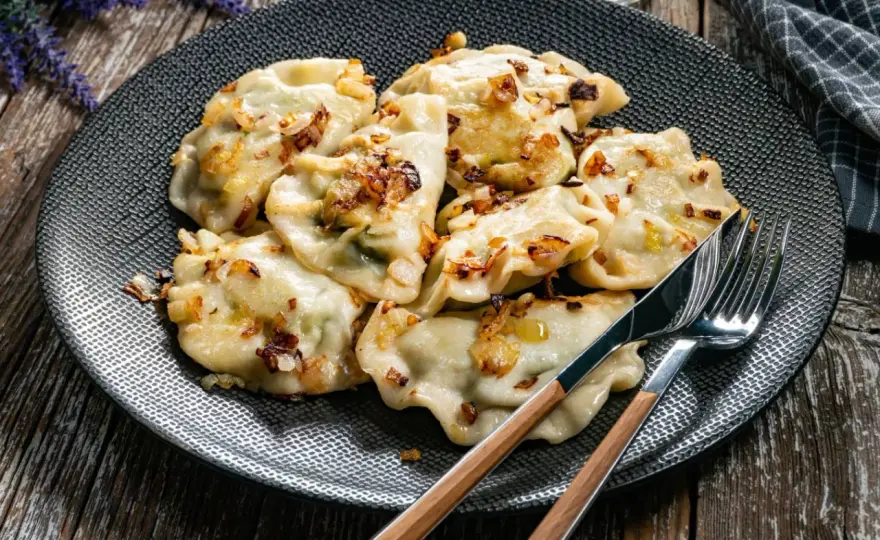  Jak ugotować pyszne pierogi mrożone krok po kroku w 10 minut