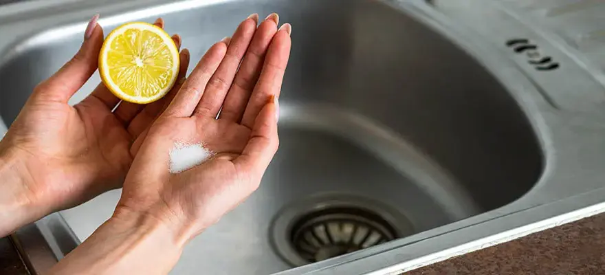 Skuteczne sposoby na to, czym wyczyścić zlew ze stali nierdzewnej