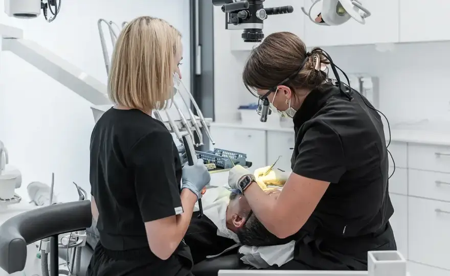 Jak zostać dentystą w Polsce? Pełna ścieżka bez mitów!