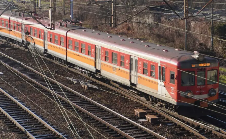 Pociąg Kielce-Sandomierz: Wszystkie przystanki i praktyczne porady