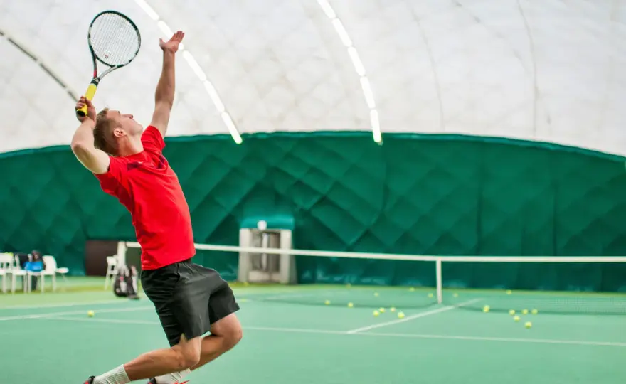 Tenis jak zacząć: Kluczowe kroki, aby uniknąć frustracji i grać lepiej
