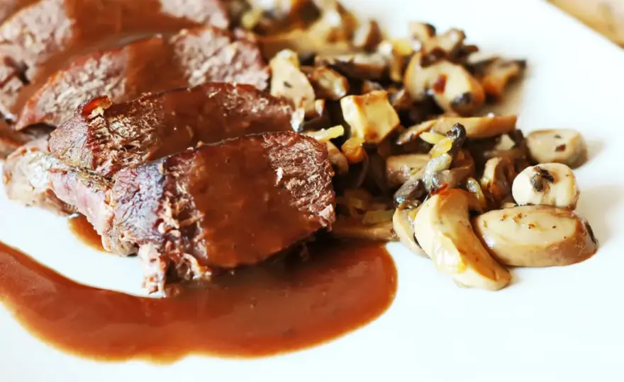 Braune Grundsauce - Das Geheimnis perfekter Soßen