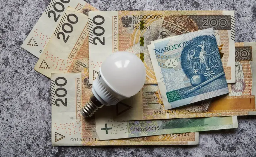 Ile kosztuje prąd miesięcznie? Sprawdź średnie rachunki 2026