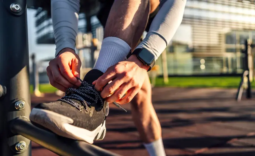 Las mejores zapatillas para correr hombre que transformarán tu rendimiento