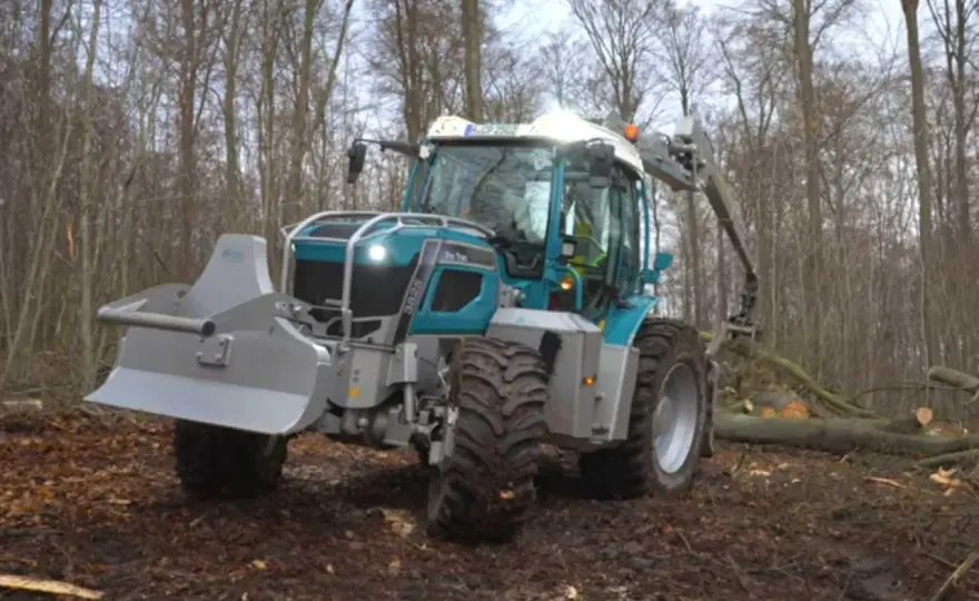 Traktor mit Kran - Was wirklich zählt: Kauf, Technik, Sicherheit