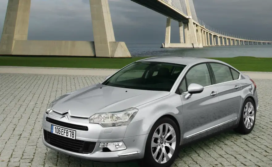 Citroen C5 2.0 HDi - Czy warto go kupić? Opinie i typowe usterki