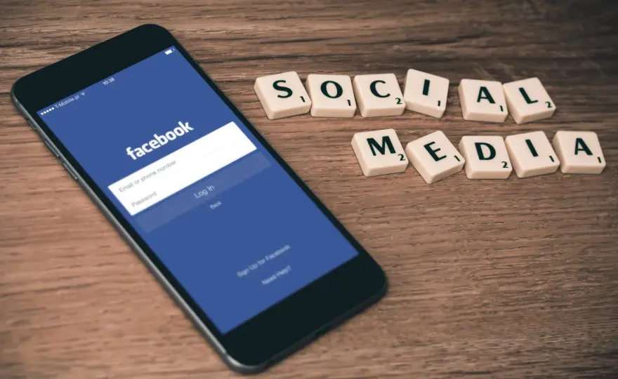 Jak zmienić email na Facebooku? Bezpieczny poradnik