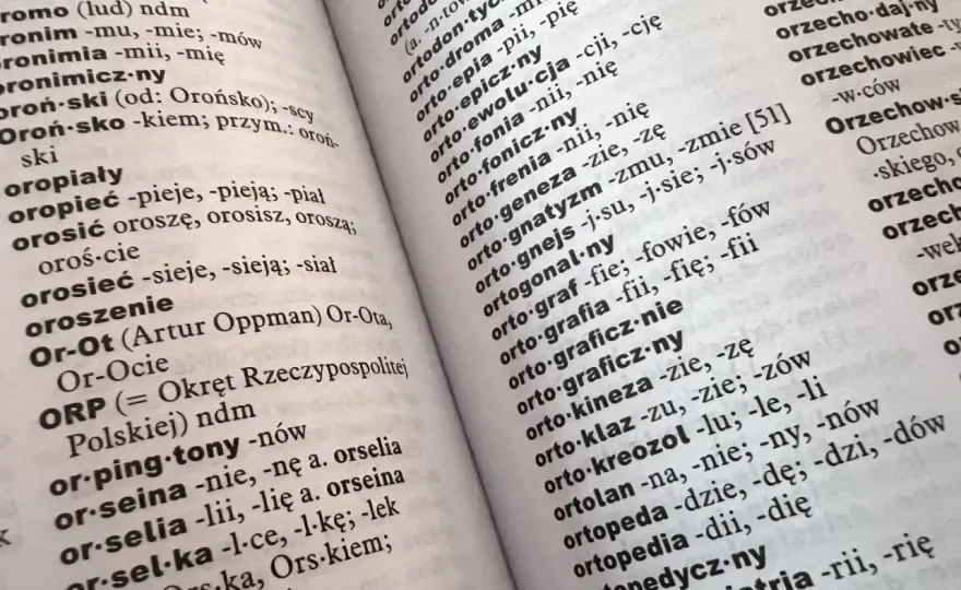 Pisownia "weekend": Jak pisać, odmieniać i nie popełniać błędów?