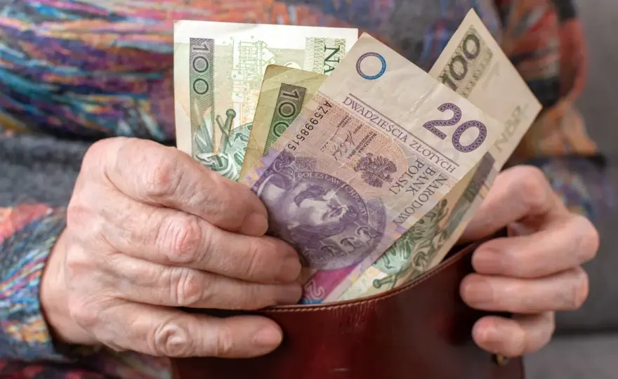 6000 brutto emerytury ile to netto? Sprawdź ile zostanie na rękę