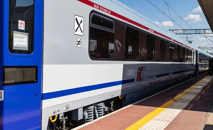 Wagon barowy IC 2026 - Menu, ceny i co zjeść w pociągu?