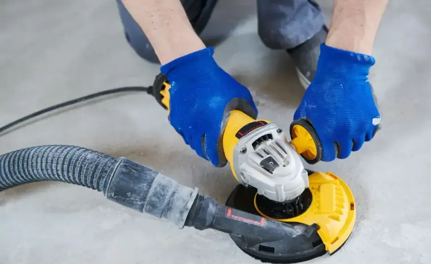 Szlifowanie betonu - jak dobrać materiały i uniknąć błędów?