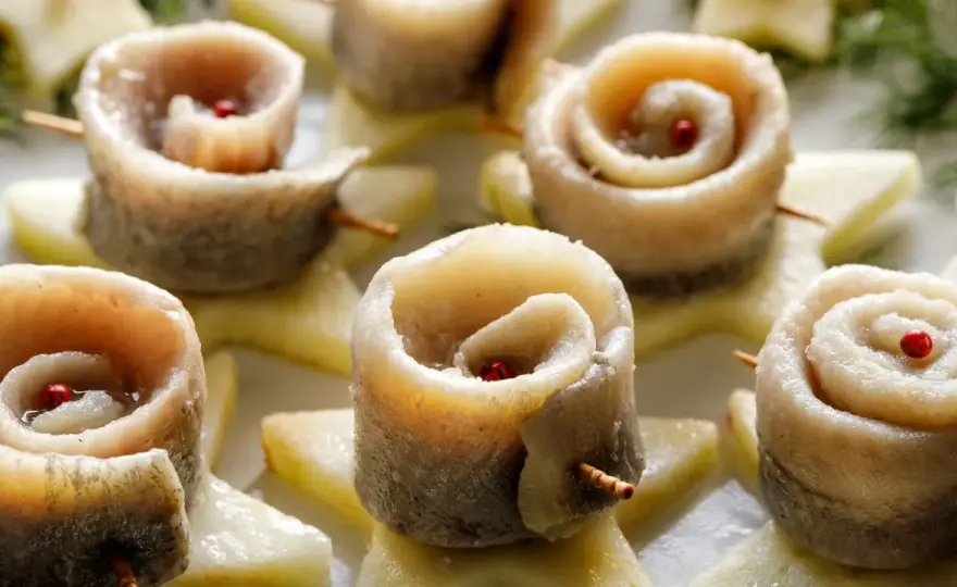 Śledzie w occie - idealna zalewa i przepis krok po kroku