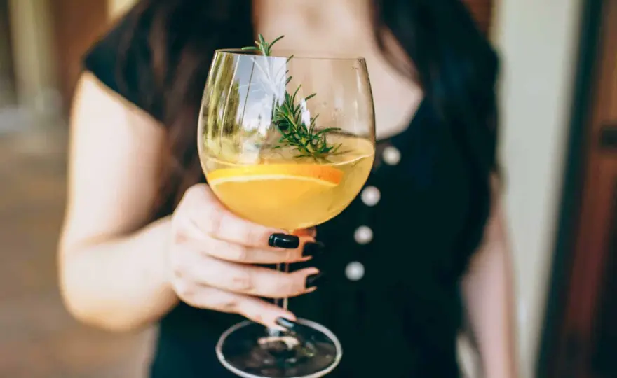 Drink med vitt vin - 4 varianter som verkligen fungerar